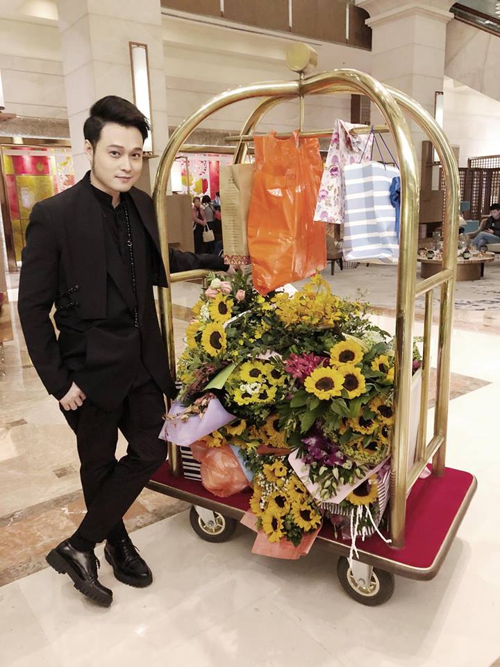 Đâu là những sao nam mãi không chịu già của showbiz Việt?-13