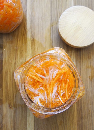 Bí quyết làm đồ chua ăn kèm món nào cũng ngon-7