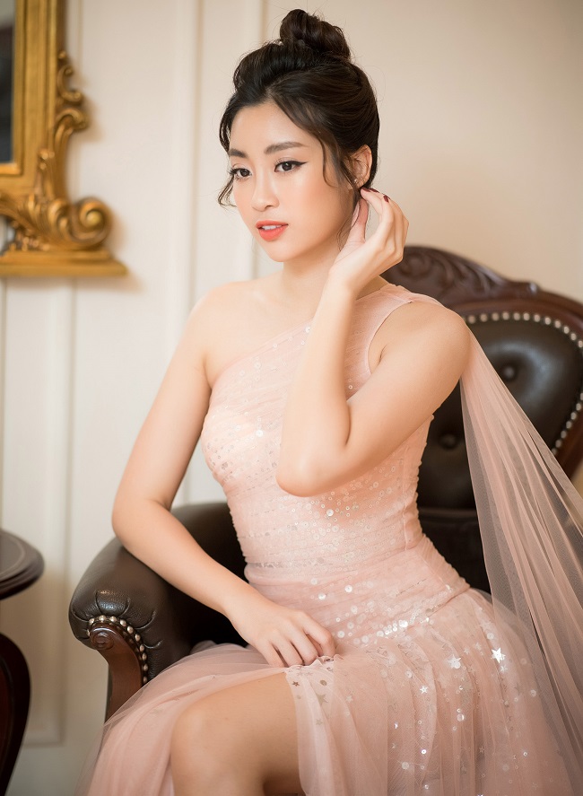 Những lần sexy bất ngờ của 4 Hoa hậu Việt Nam nổi tiếng kín đáo-7