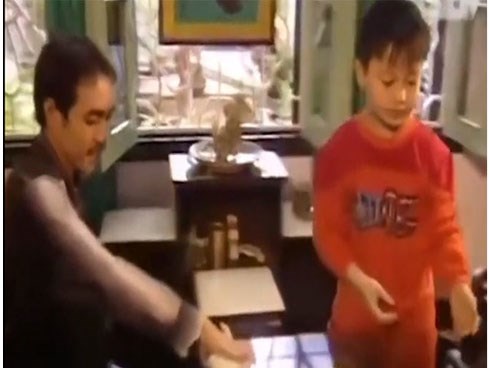 Chết cười với cách dạy con kiểu 