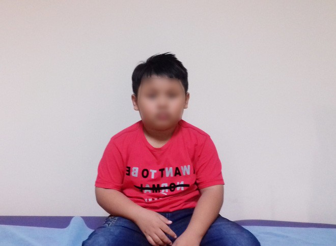 Bé trai 9 tuổi đang ngủ bị vật thể lạ chui vào tai suýt thủng màng nhĩ-1