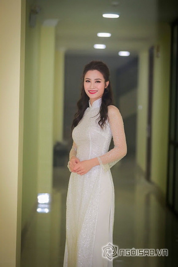 Hoa hậu Chuyển giới Quốc tế Hương Giang diện đầm trắng gợi cảm tái xuất thủ đô-11