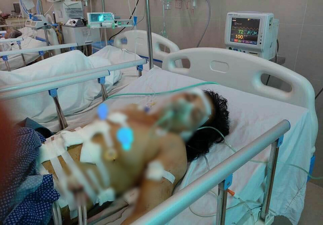 Vụ chồng cũ quay về đâm vợ trước mặt 2 con gái: Mẹ vừa nuôi chúng em và người cô bại liệt, vừa còng lưng trả nợ cho bố-3