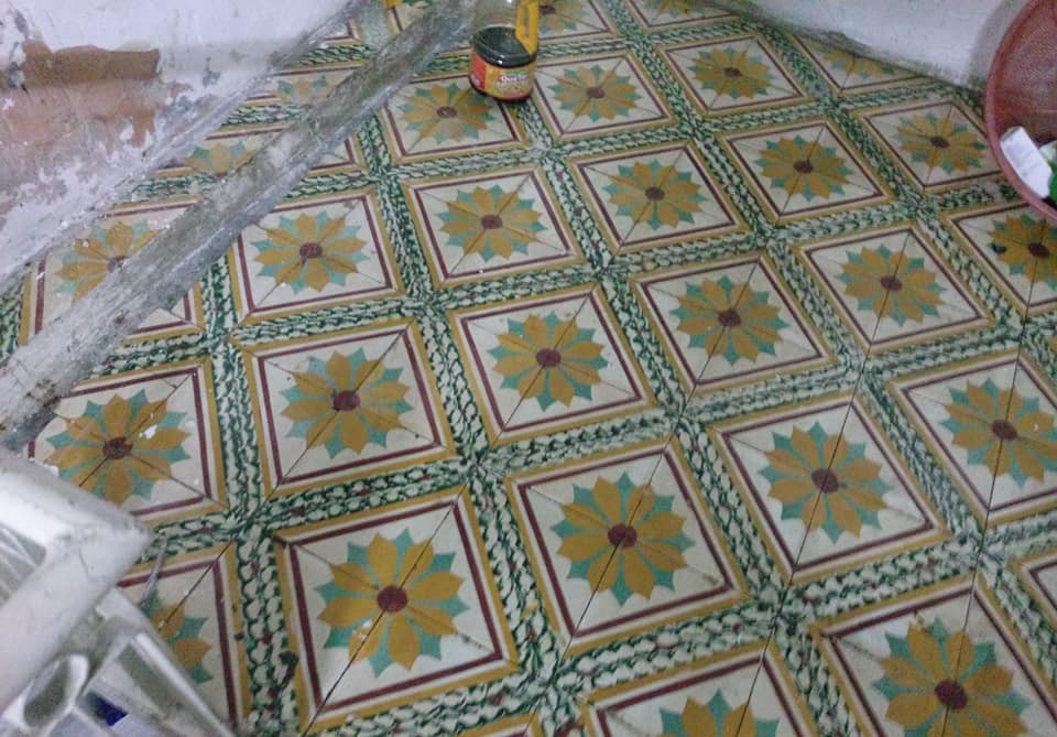 Vụ chồng cũ quay về đâm vợ trước mặt 2 con gái: Mẹ vừa nuôi chúng em và người cô bại liệt, vừa còng lưng trả nợ cho bố-4