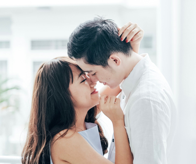 Theo người yêu về ra mắt nhưng tôi lập tức hủy hôn sau khi thấy tấm hình giấu dưới gối-1