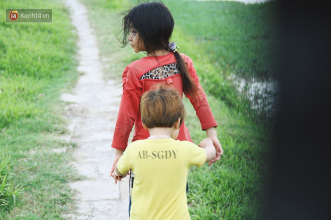 Người mẹ nghèo sinh 14 đứa con: Cố gắng tích góp để lỡ nằm xuống còn có cỗ quan tài-11