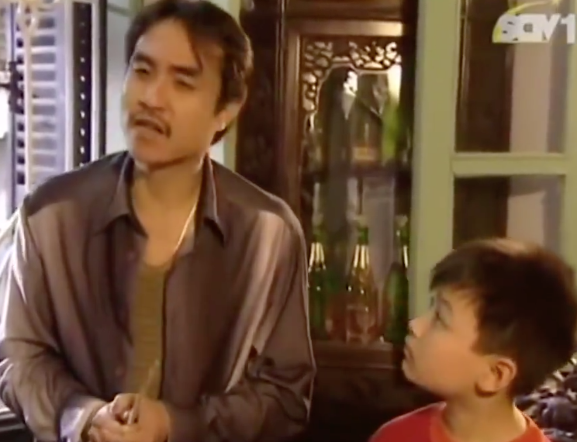 Clip: Vừa cười vừa tội thay chú bé này vì mời cơm thôi mà còn khổ hơn Đường Tăng đi thỉnh kinh!-2