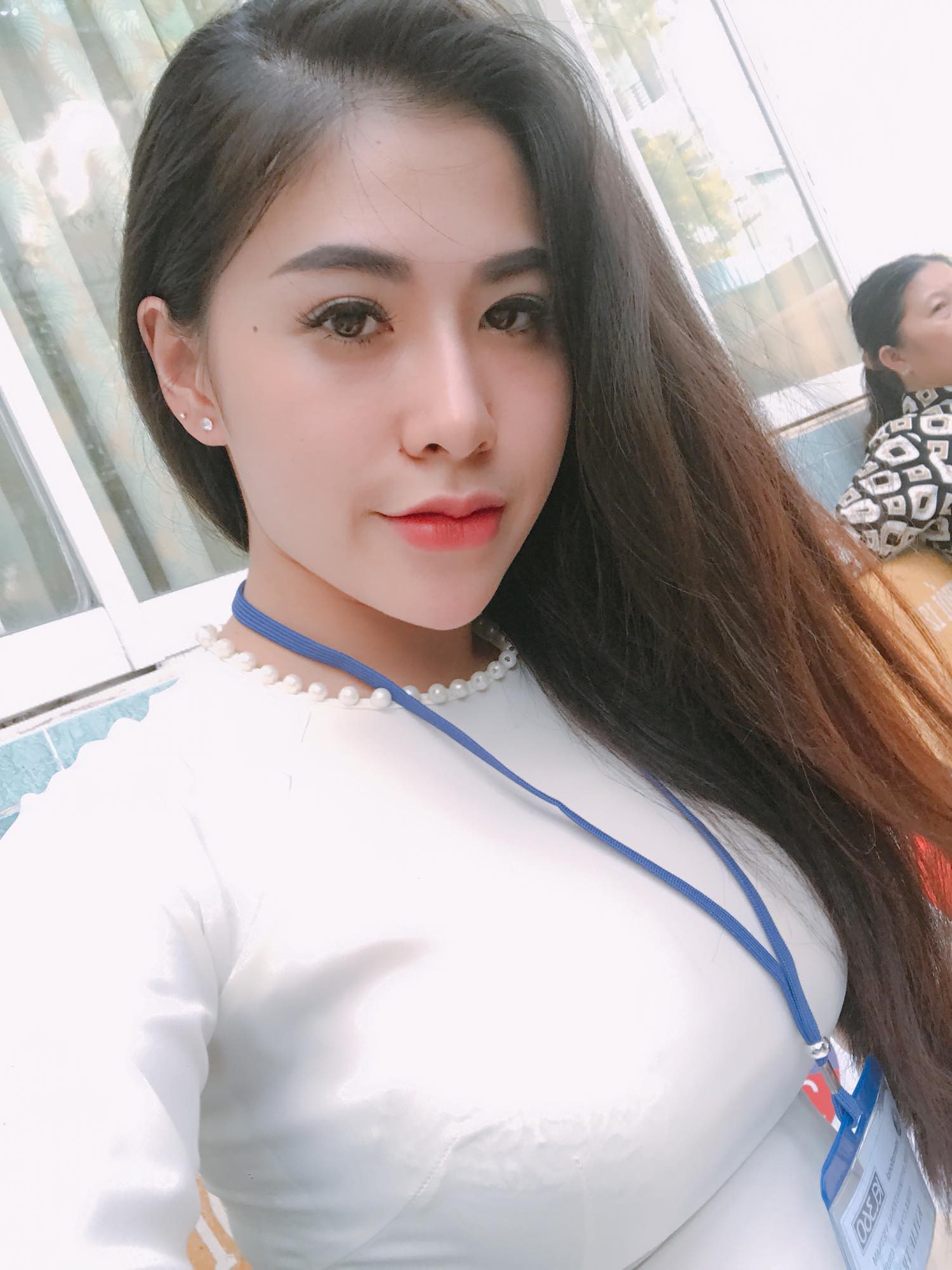 Giáo viên mà cứ xinh gái, đẹp trai như những thầy cô này thì học sinh sẽ chăm đi học lắm đây!-11