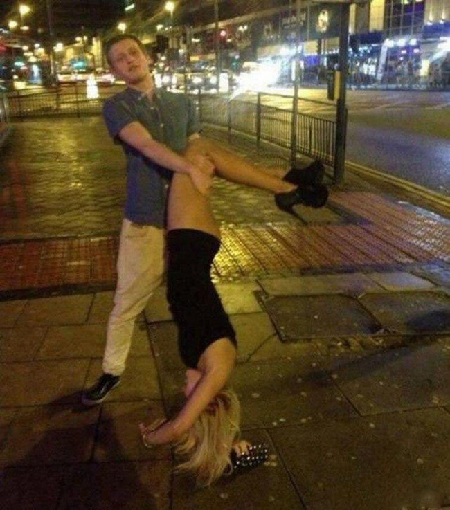 Những hình ảnh lầy lội trong ngày nắng nóng của chị em-7