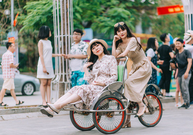 Kỷ yếu đậm chất... tổ dân phố của học sinh Quảng Ninh-12