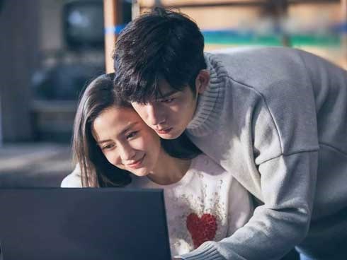 Làm thế nào để phân biệt rõ ràng ranh giới mỏng manh giữa gạ tình và tán tỉnh?
