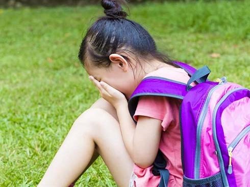 Từ vụ bé 9 tuổi bị gạ gẫm, liệu cha mẹ đã phòng bị cho trẻ những kỹ năng này?