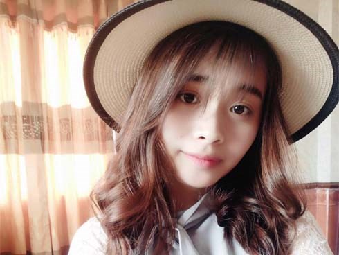 Khoe bảng thành tích học khủng, cô gái vẫn khuyên 'nên ra ngoài trải nghiệm thực tế để tích luỹ kinh nghiệm'