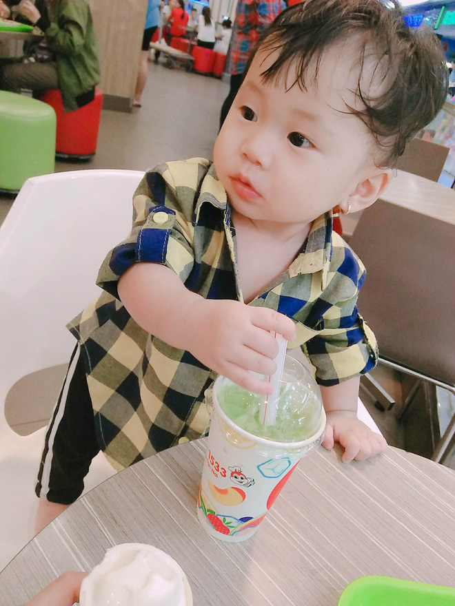 Bé 1 tuổi khóc thét, mẹ thất kinh khi nhìn thấy bọ cạp còn sống ngay cạnh con mình-5