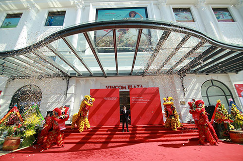 Tưng bừng khuyến mại mừng khai trương Vincom ở Huế, Quảng Bình-1