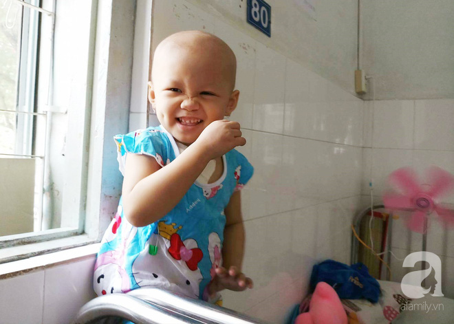 Phép màu đến với bé gái 4 tuổi bị ung thư máu từng ngây ngô hỏi: Con sẽ chết hả mẹ?-7