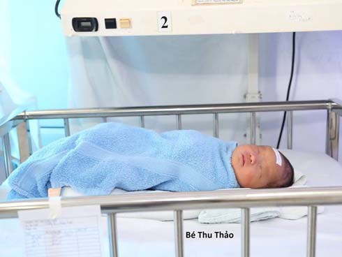 2 em bé sơ sinh cùng bị mẹ bỏ rơi tại bệnh viện