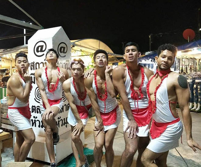 Thời trang bồi bàn cười ra nước mắt của trai đẹp 6 múi Thái Lan-3