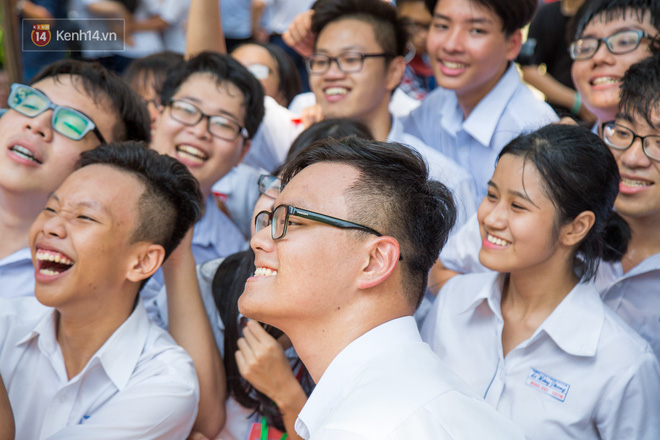 Ngày ra trường của teen Lê Hồng Phong: Nụ cười và nước mắt, bạn tôi ơi xin bên nhau thêm chút nữa!-7