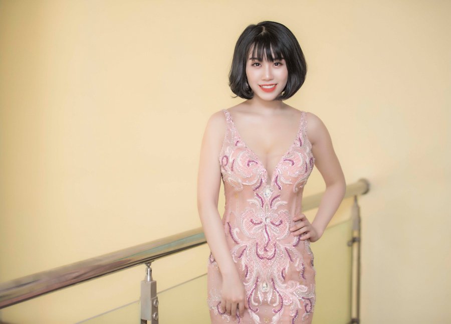 Loạt ảnh quá nóng bỏng của Linh Miu-8