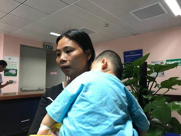 Bé trai 21 tháng tuổi bị chó nhà tấn công biến dạng vùng mặt-2