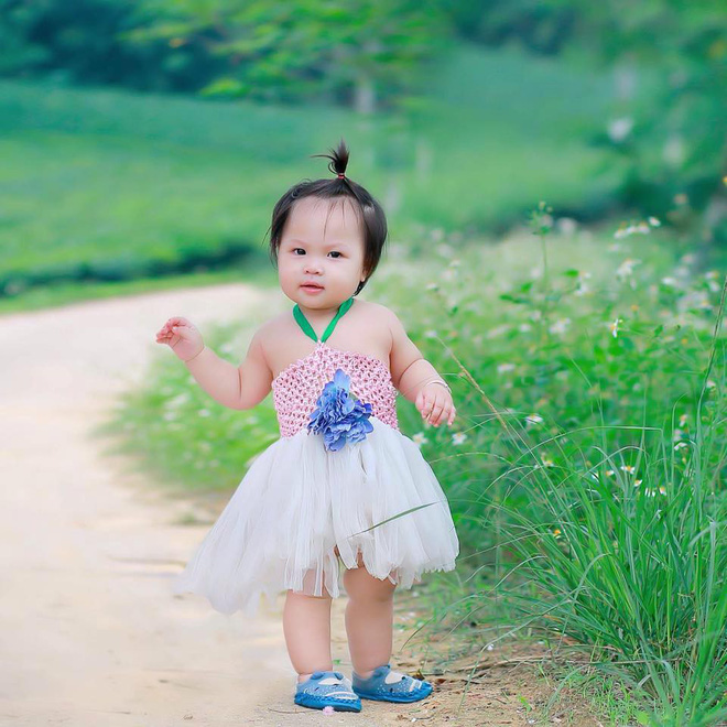 Cô dâu cho con bú trên xe hoa” – Bức ảnh khiến ai cũng thấy rưng rưng xúc động-2