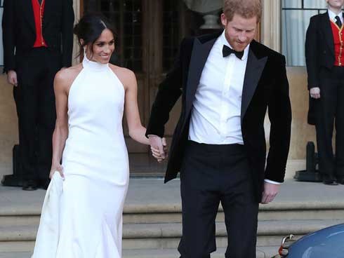 Trông thì tối giản nhưng 2 mẫu váy cưới của Meghan Markle trị giá tới hơn 8 tỷ đồng