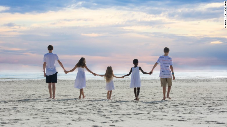 Nhận nuôi bé gái châu Phi, cặp vợ chồng không ngờ sau khi cô bé học tiếng Anh lại tiết lộ một sự thật quá khủng khiếp-5