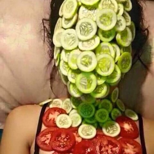 Anh chồng xung phong giúp vợ đắp mặt nạ, kết quả không ngờ-5