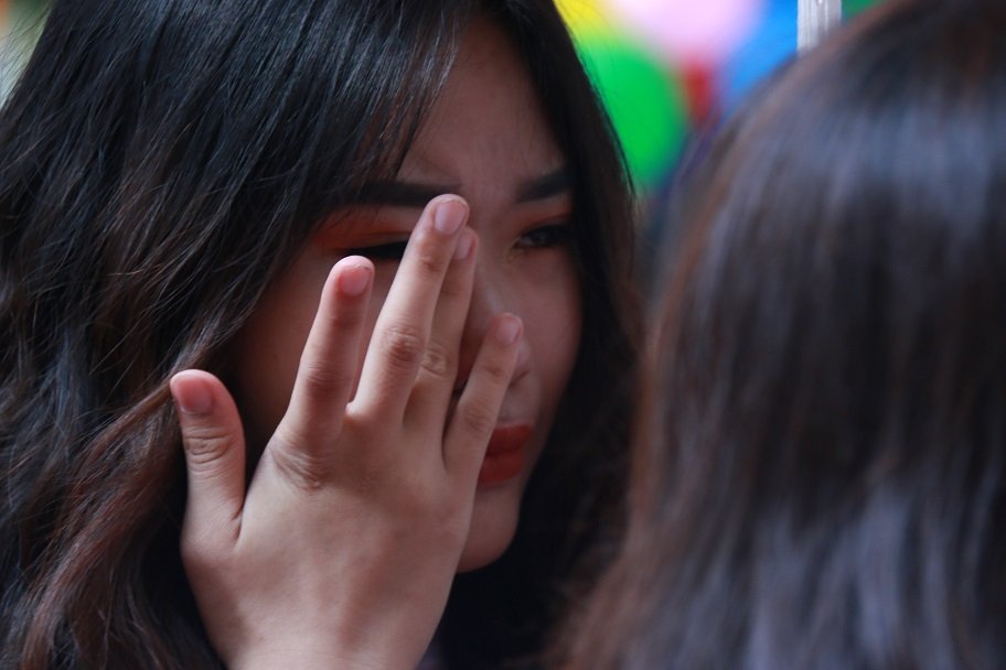 Học trò khóc như mưa ngày chia tay cuối cấp-17