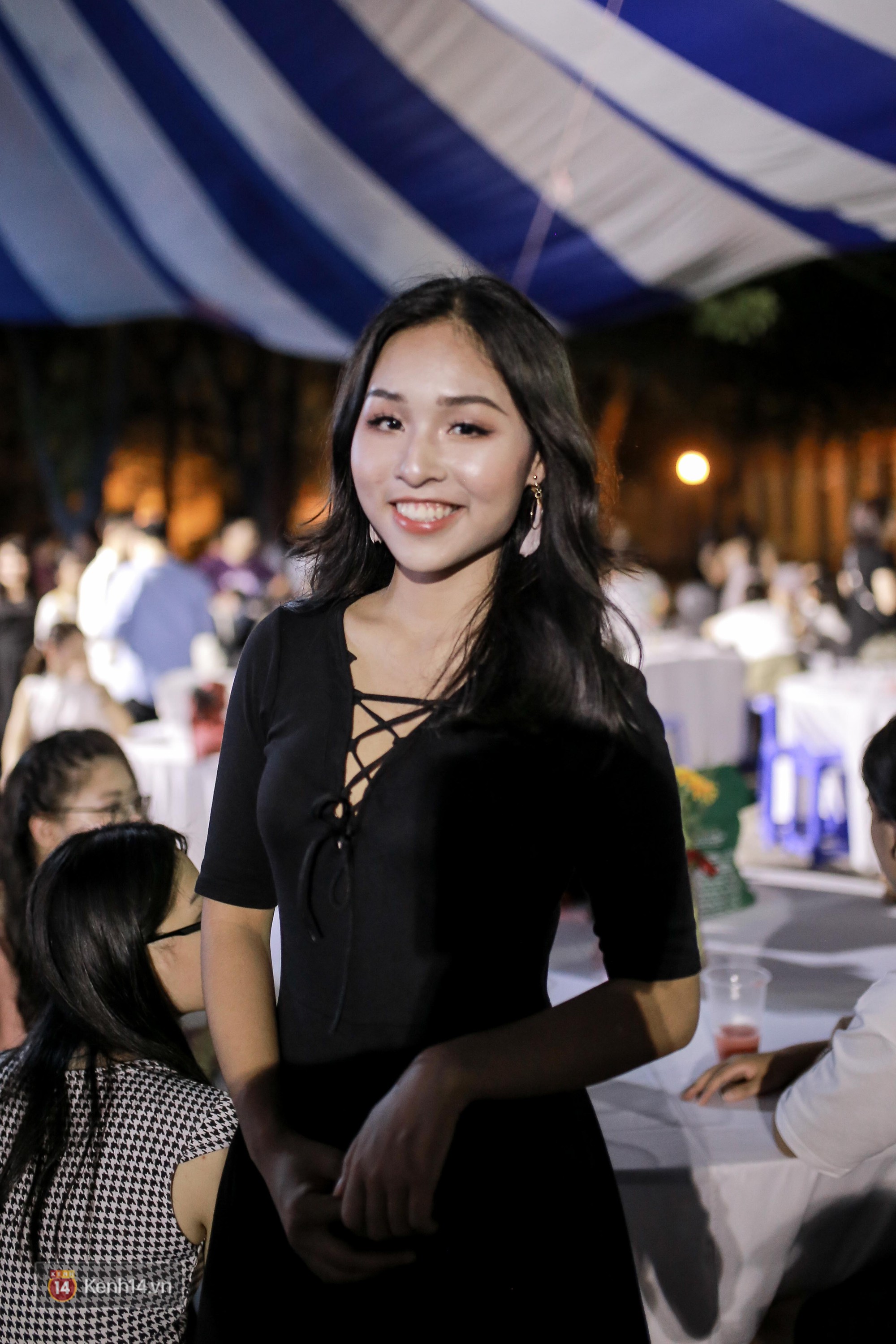 Nữ sinh Chu Văn An xinh đẹp ngẩn ngơ trong đêm tri ân/ trưởng thành-11