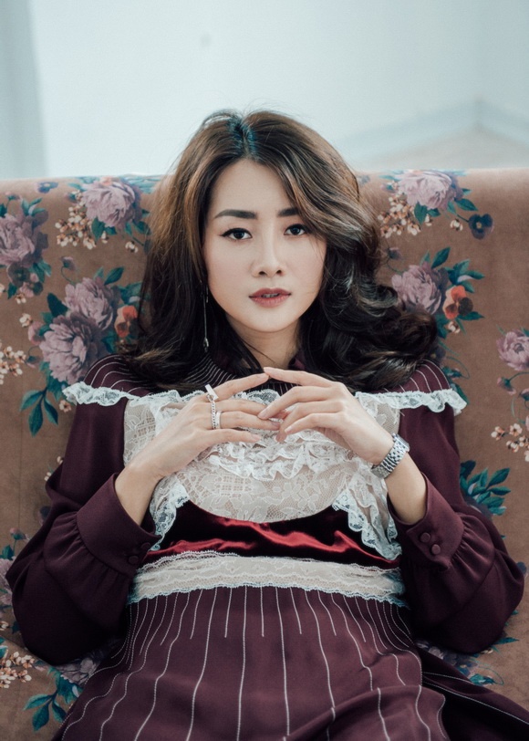 32 tuổi, MC VTV Quỳnh Chi vẫn trẻ đẹp như nữ chính ngôn tình-15