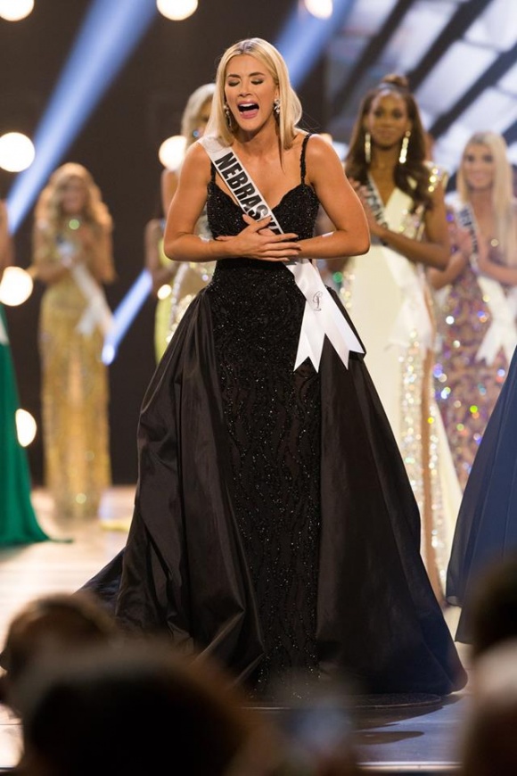 Nhan sắc xinh đẹp như thiên thần của Tân Hoa hậu Mỹ 2018-2