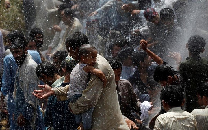 Hình ảnh nắng nóng kinh hoàng làm 65 người chết ở Pakistan-9