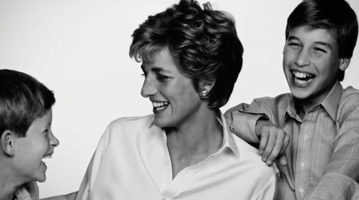 Nhan sắc và khí chất hoàn hảo của cố Công nương Diana trong những khoảnh khắc xưa-19