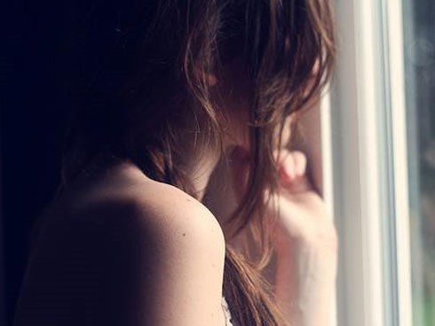Yêu 2 năm mới biết mình là người thứ 3, cô gái nén nước mắt dứt khoát chia tay