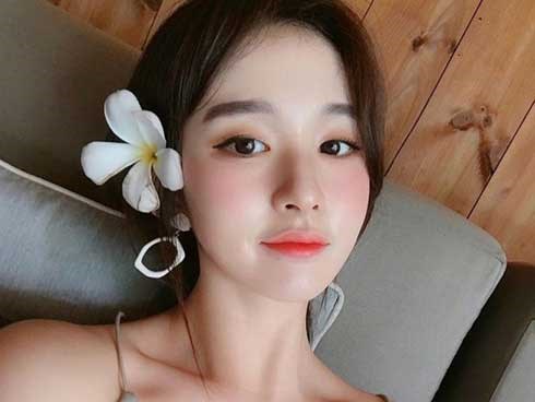 Bác sĩ da liễu nổi tiếng chia sẻ về việc chống lão hoá mà cả tuổi 20 đến trên 50 đều nên biết