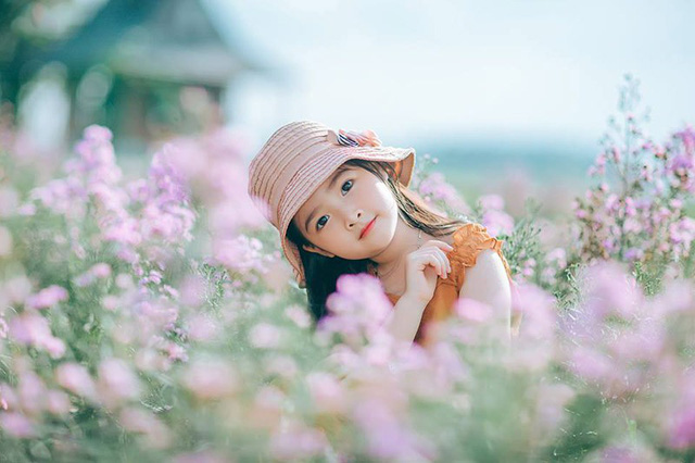 Hình ảnh không thể không yêu của bé gái 5 tuổi trước ống kính máy ảnh-12