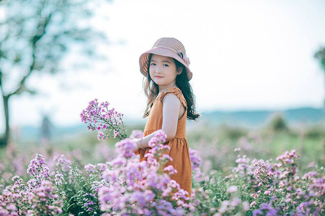Hình ảnh không thể không yêu của bé gái 5 tuổi trước ống kính máy ảnh-10