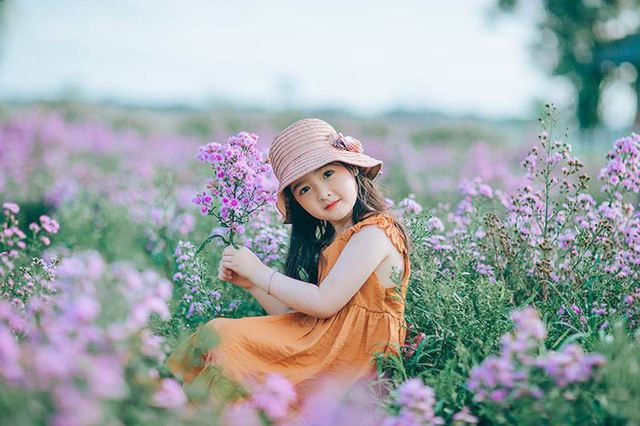 Hình ảnh không thể không yêu của bé gái 5 tuổi trước ống kính máy ảnh-7