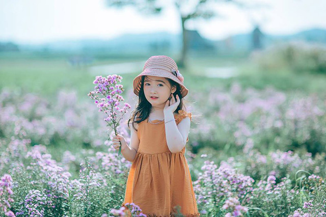 Hình ảnh không thể không yêu của bé gái 5 tuổi trước ống kính máy ảnh-5
