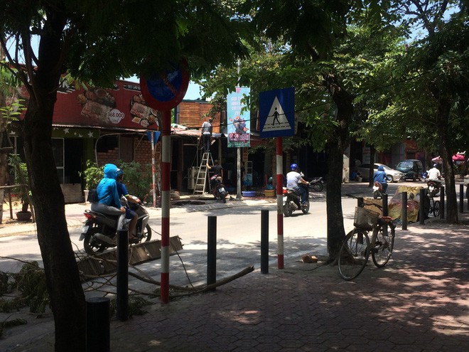 Cụ ông tưới xăng lên người rồi châm lửa tự thiêu giữ phố Hà Nội-4