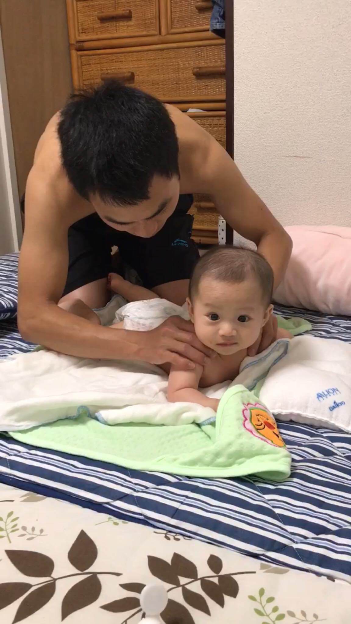 Phát hờn với cô vợ có anh chồng vàng mười, 2h đêm tan làm về nhà vẫn lo trăm việc-11