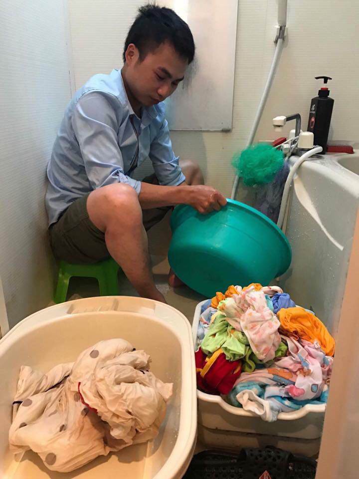 Phát hờn với cô vợ có anh chồng vàng mười, 2h đêm tan làm về nhà vẫn lo trăm việc-6