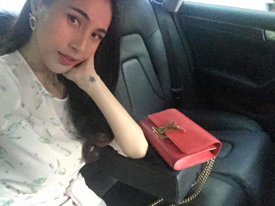 Sở hữu gia tài triệu đô nhưng bà mẹ một con Thủy Tiên chỉ dùng mỗi một chiếc túi hiệu-7