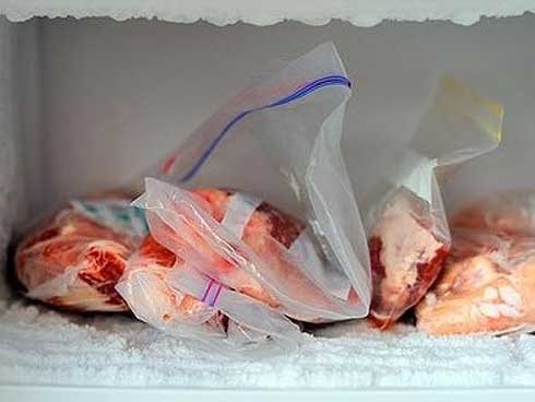 Đừng tiếc rẻ những thực phẩm đóng tuyết, quá hạn, có mùi lạ