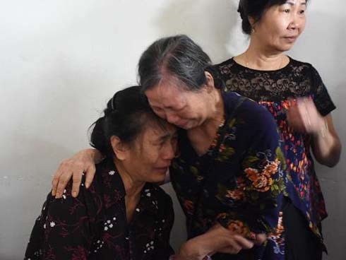 Tiếng khóc nghẹn trong đám tang người lái tàu gặp nạn ở Thanh Hóa: 