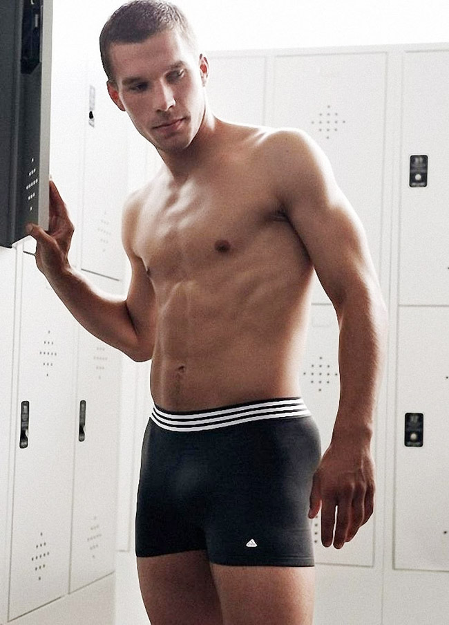 CR7, Neymar và 16 quý anh cơ bắp đích thực của làng túc cầu-16