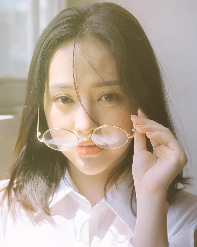 Bất chấp ảnh chụp lén gây tá hỏa, Thúy Vi vẫn tung bộ ảnh bikini sexy-16