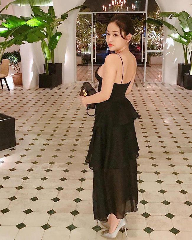 Bất chấp ảnh chụp lén gây tá hỏa, Thúy Vi vẫn tung bộ ảnh bikini sexy-17